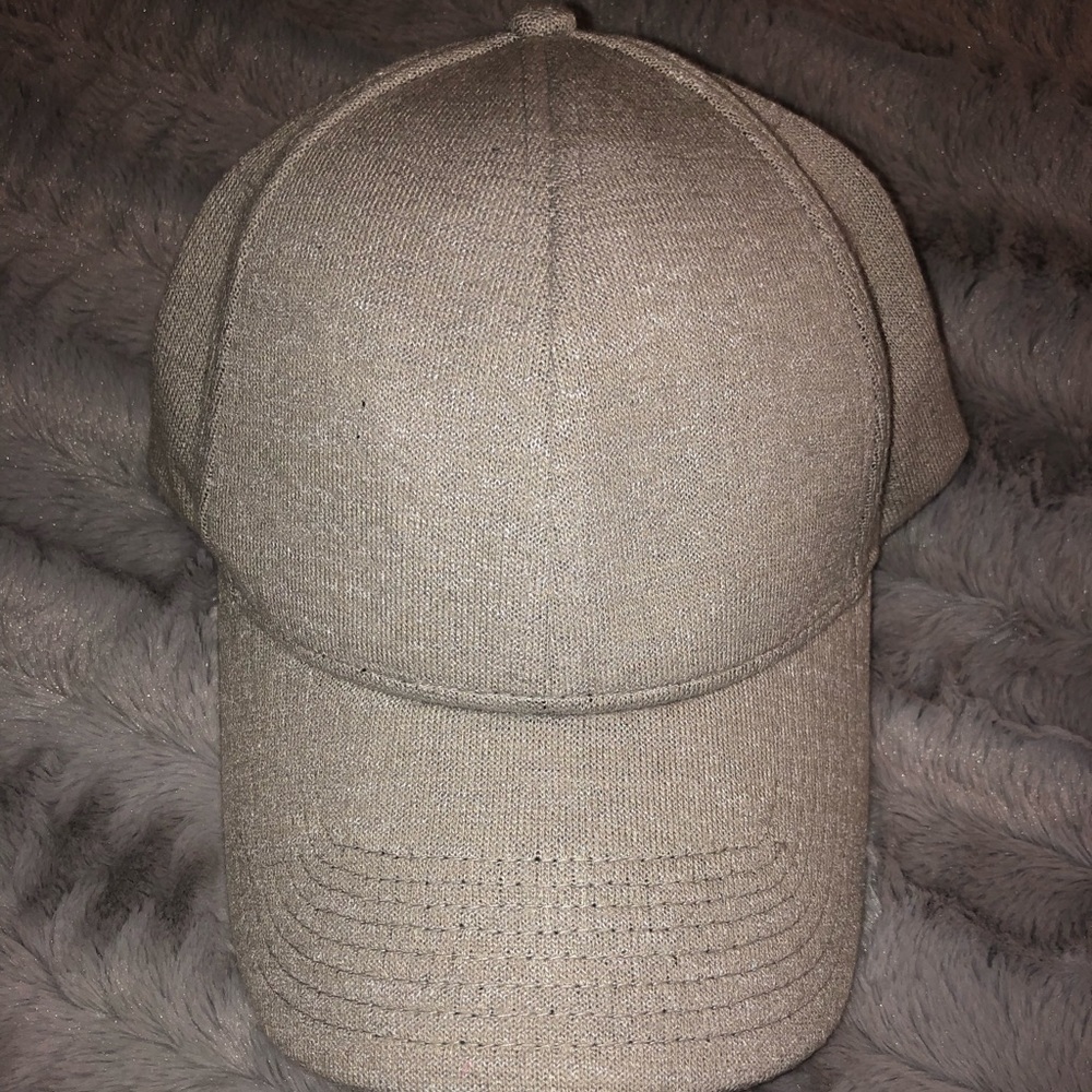 Wilfred Free light grey baseball hat